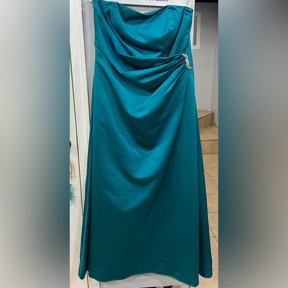 David’s Bridal Green Dress